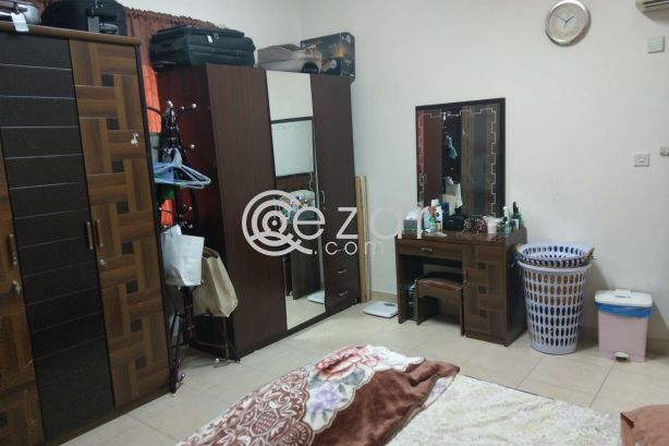 High Quality 2 BHK 2 Bath apartment in the heart of the city photo %index%