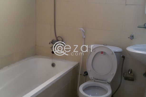 BEDSPACE VAILABLE AL SADD -BACHELORS photo 1