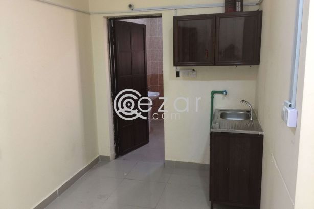 One bedroom and hall for rent photo 1