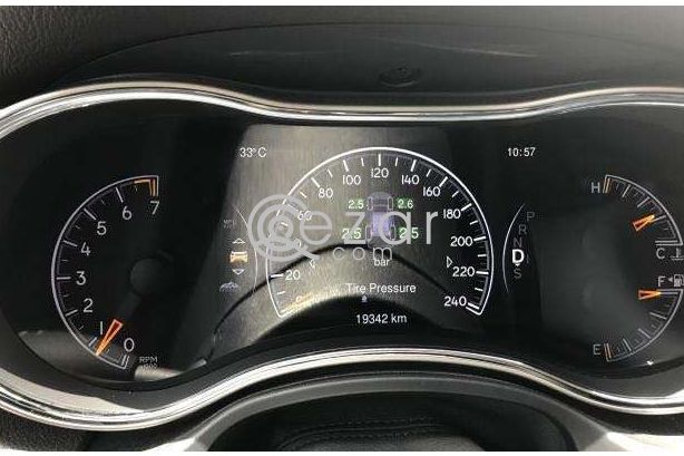 2014 Jeep Grand Cherokee - صورة 2