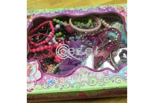 Jewelry box full of jewelry kids toys photo 1