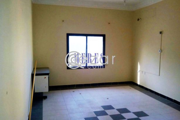 5 Bedroom Villa in Mamoura - صورة %index%