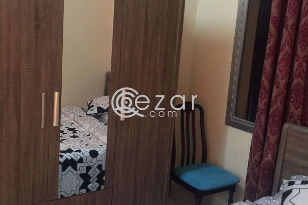 Fully furnished bedroom with sharing bathroom for single executive bachelor in Najma (For Indians) photo %index%