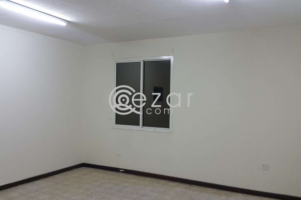 SPACIOUS 2 BEDROOM HALL APARTMENT IN NAJMA C RING ROAD - صورة %index%