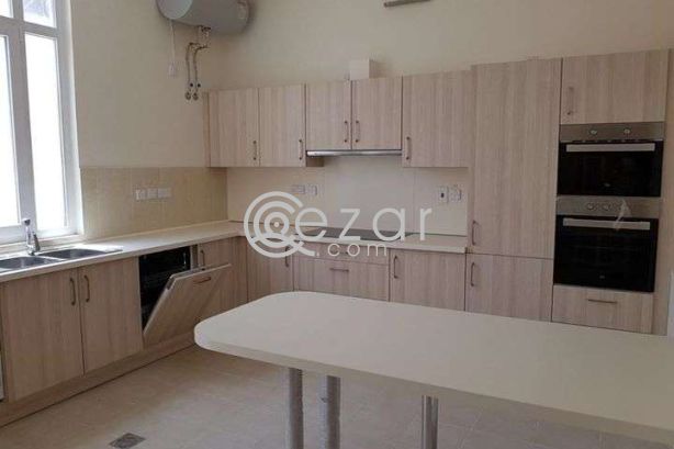 6 bedrooms Villa for rent - صورة %index%