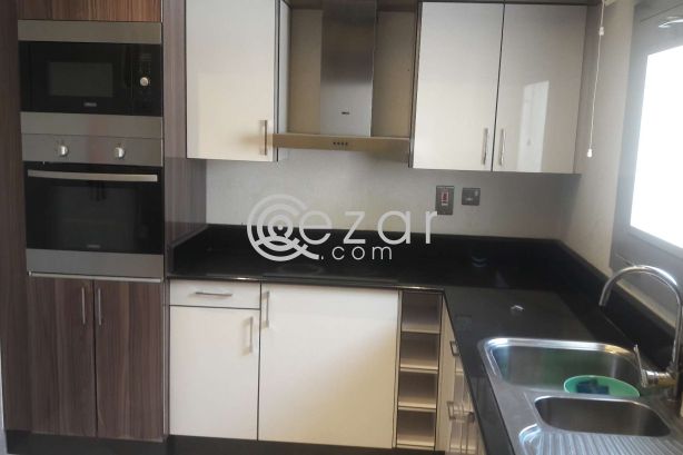 Fully furnished 3 bedroom flat al sadd photo %index%