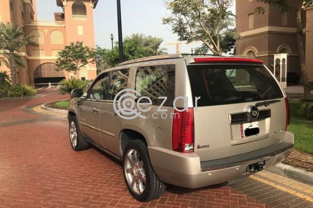 2008 Cadillac Escalade photo 4