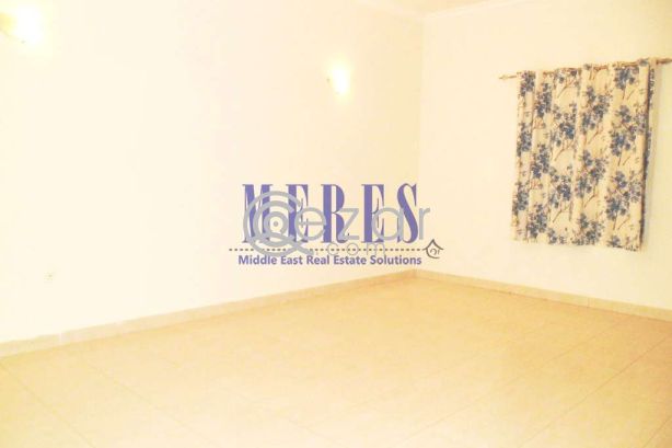 5 Bedroom Villa in A Compound in Muraikh - صورة %index%