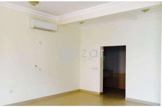 NEW studio FOR FAMILY AVAILABLE IN WAKRA NEAR GMC - صورة %index%