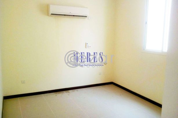 5 Bedroom Compound Villa in Abu Hamour - صورة %index%