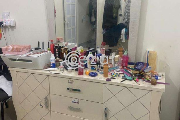 Furniture and appliances photo 2