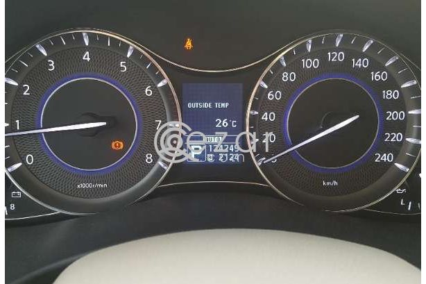 VIP Infiniti QX56 2011 perfect condition photo 3