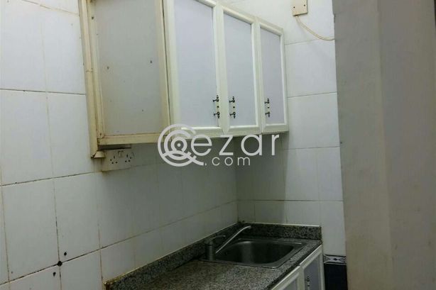 U/F, 1BR Villa Apartment in Gharrafa - صورة %index%