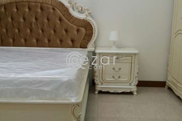 Bed room set for sale photo 3