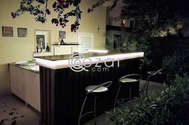 Master room for Western expat at F/F deluxe West Bay villa - صورة %index%