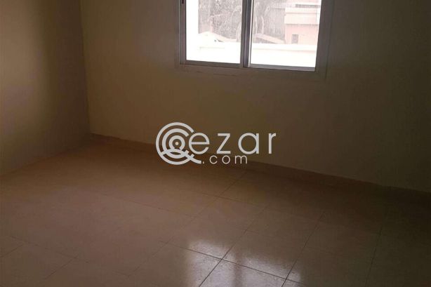 Studio type family room available in new salata near family park - صورة %index%