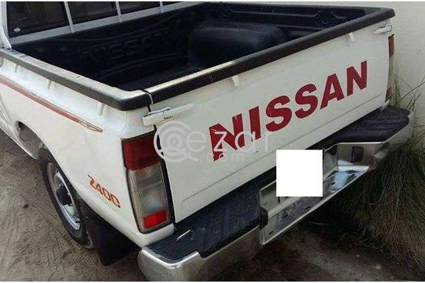 Nissan PIckup for sale photo 4