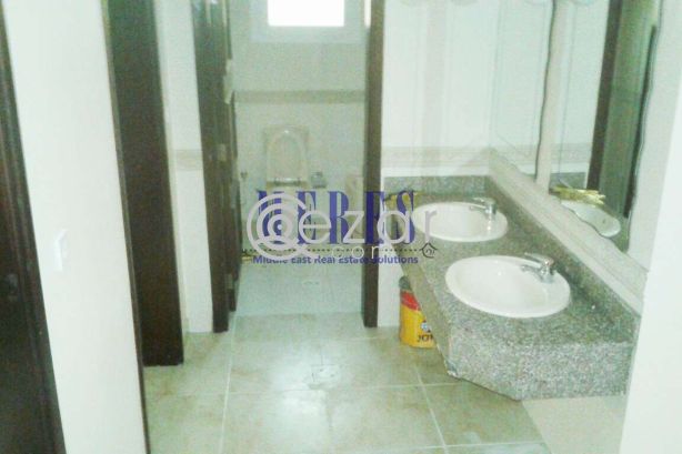 5 Bedroom Unfurnished Villa in Al Waab - صورة %index%