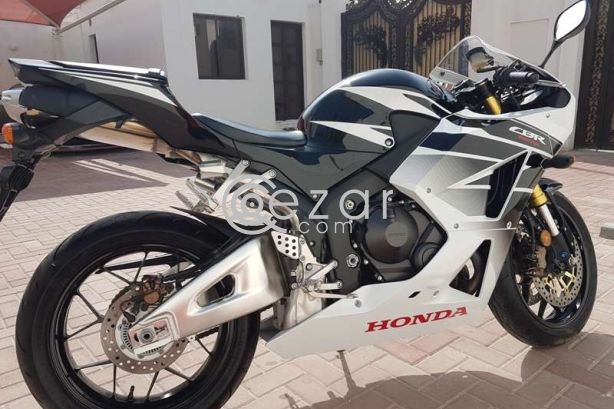 2016 Honda CBR 600 RR ABS photo 1