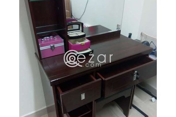 DRESSING TABLE photo 2