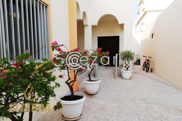 Spacious, Clean and Renovated 6 BR Villa - صورة %index%