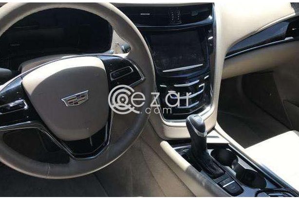 2015 Cadillac CTS just 8800 km photo 3