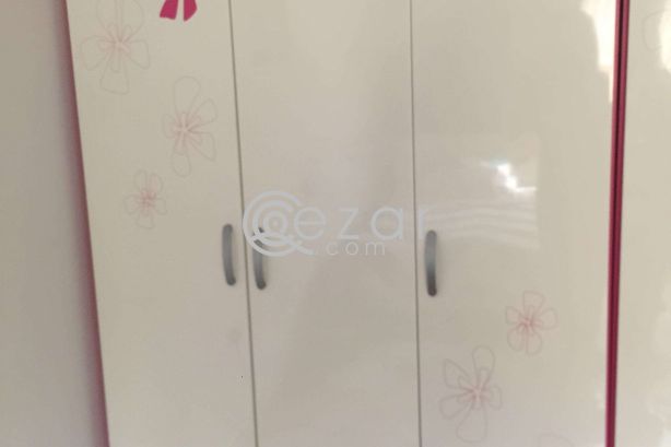 Girl's 3 door cabinet photo 1