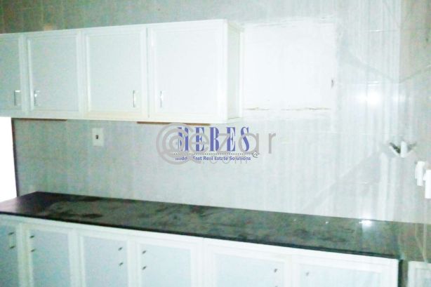 5 Bedroom Villa in Mamoura - صورة %index%