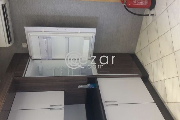 Fully furnished 3 bedroom flat al sadd photo %index%