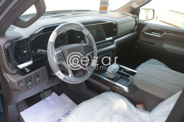 Chevrolet Silverado RST  2023 photo 2