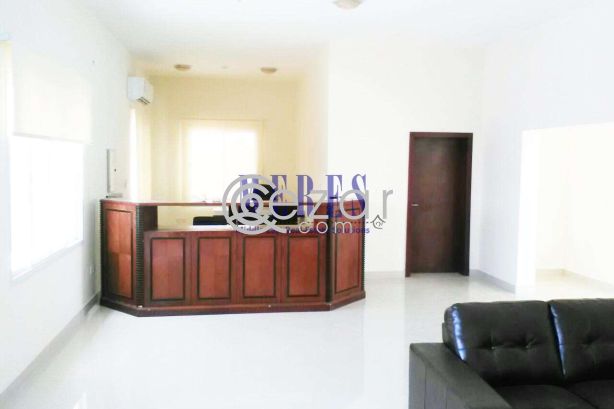 Brand New 3 Bedroom Villa in Aziziyah - صورة %index%