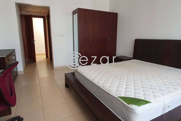 West Bay City Center Luxury Large room Quiet Privacy in 3 BR apt Metro 5 min. - صورة %index%