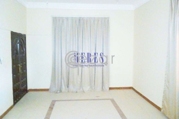 5 Bedroom Villa in Mamoura - صورة %index%