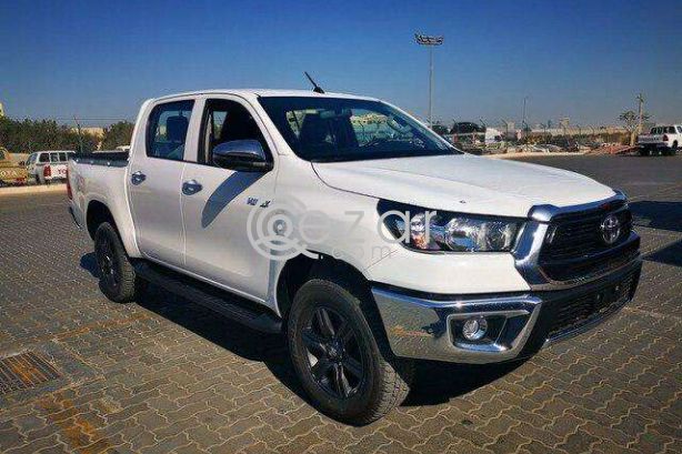 2020 Toyota Hilux - صورة 1