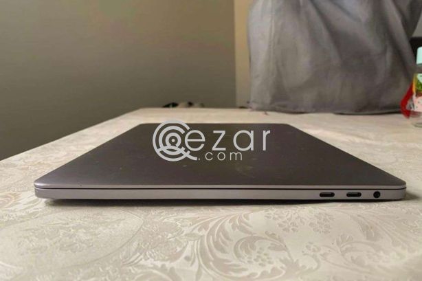 Macbook pro with touchbar 500 GB photo 1