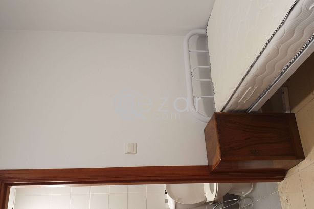 West Bay Maids Room, Private bath, in 3 BR apt. Metro 5 min. Single bed.1 person only photo %index%