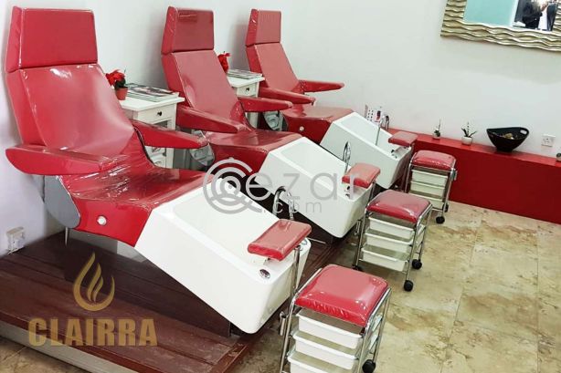 Furnished Beauty Salon with All Facilities photo %index%
