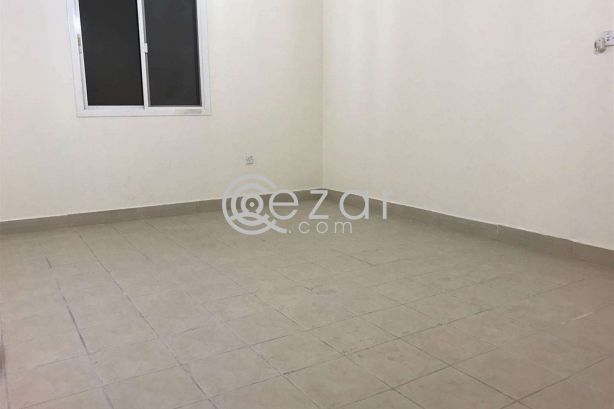 4 bedroom villa for rent in azizia photo %index%