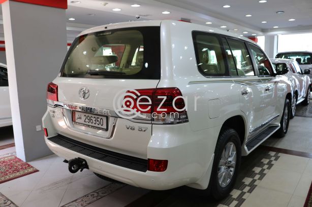 NEW - Land cruiser VXR Model 2017 photo 5