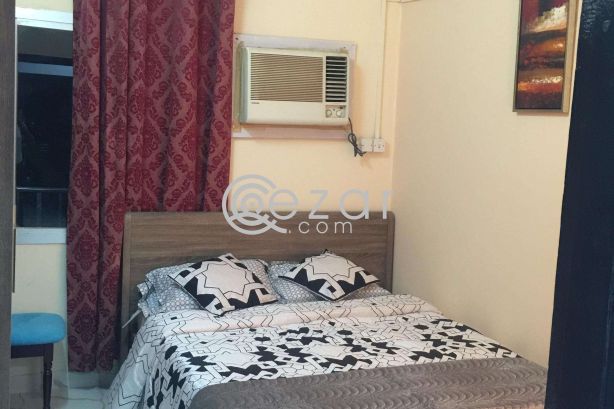 Fully furnished Bedroom with sharing bathroom in Najma only Indians photo 3