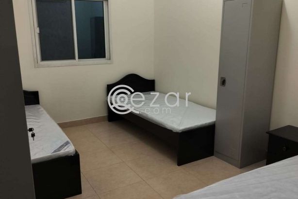 Bed space available for ladies in OLD AIRPORT photo 1