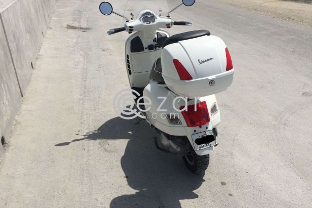 Vespa 300 GTS photo 2