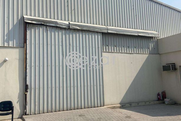 Warehouse Available in Old Industrial Area photo %index%