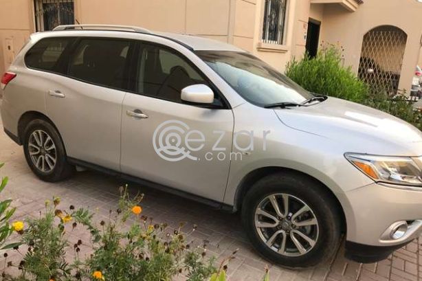 2013 Nissan pathfinder photo 2
