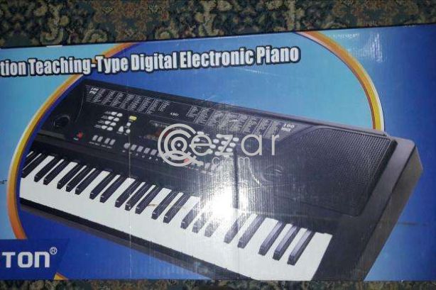 HUNTINGTON KB61 DIGITAL ELECTRONIC PIANO photo 1