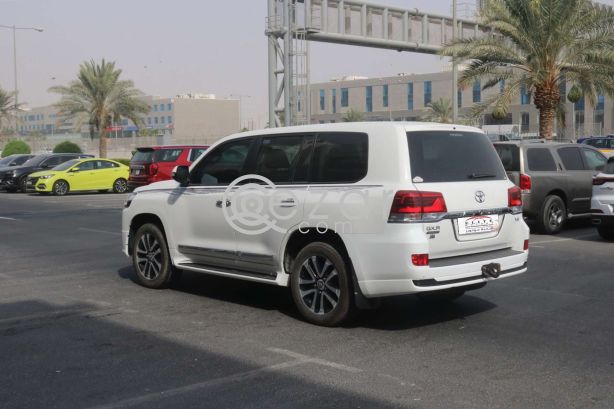 Toyota Land Cruiser  - GXR  Grand Touring  2019 - صورة 5
