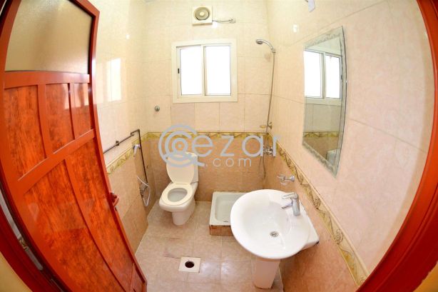 Unfurnished 2- Bedroom Apartment for Bachelors: Mughalina - صورة %index%