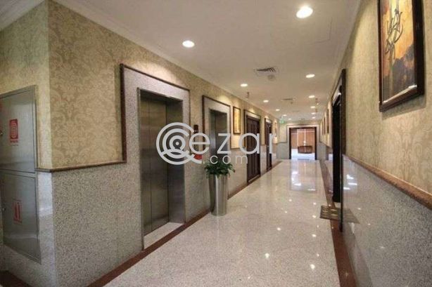 للايجار مكاتب مفروشة في بيزنس سنتر بالدائري الثالث photo %index%