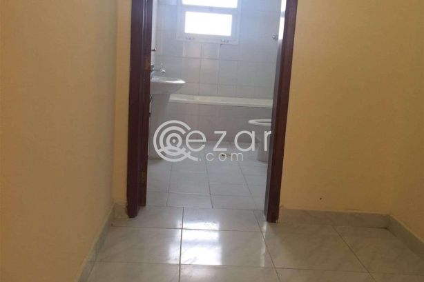 For Rent new villa inside the compound in Umm Salal Mohamed near Safari - صورة %index%