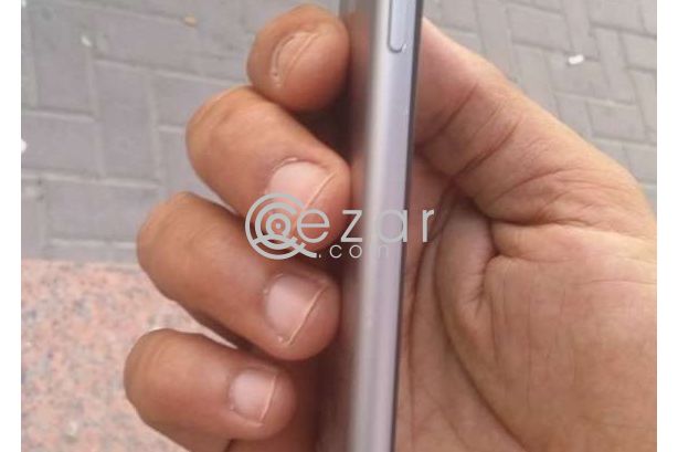 16 GB iphone 6S, Only one year used photo 2